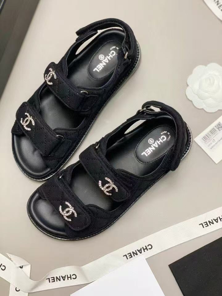 UA Ch*el SLIDES