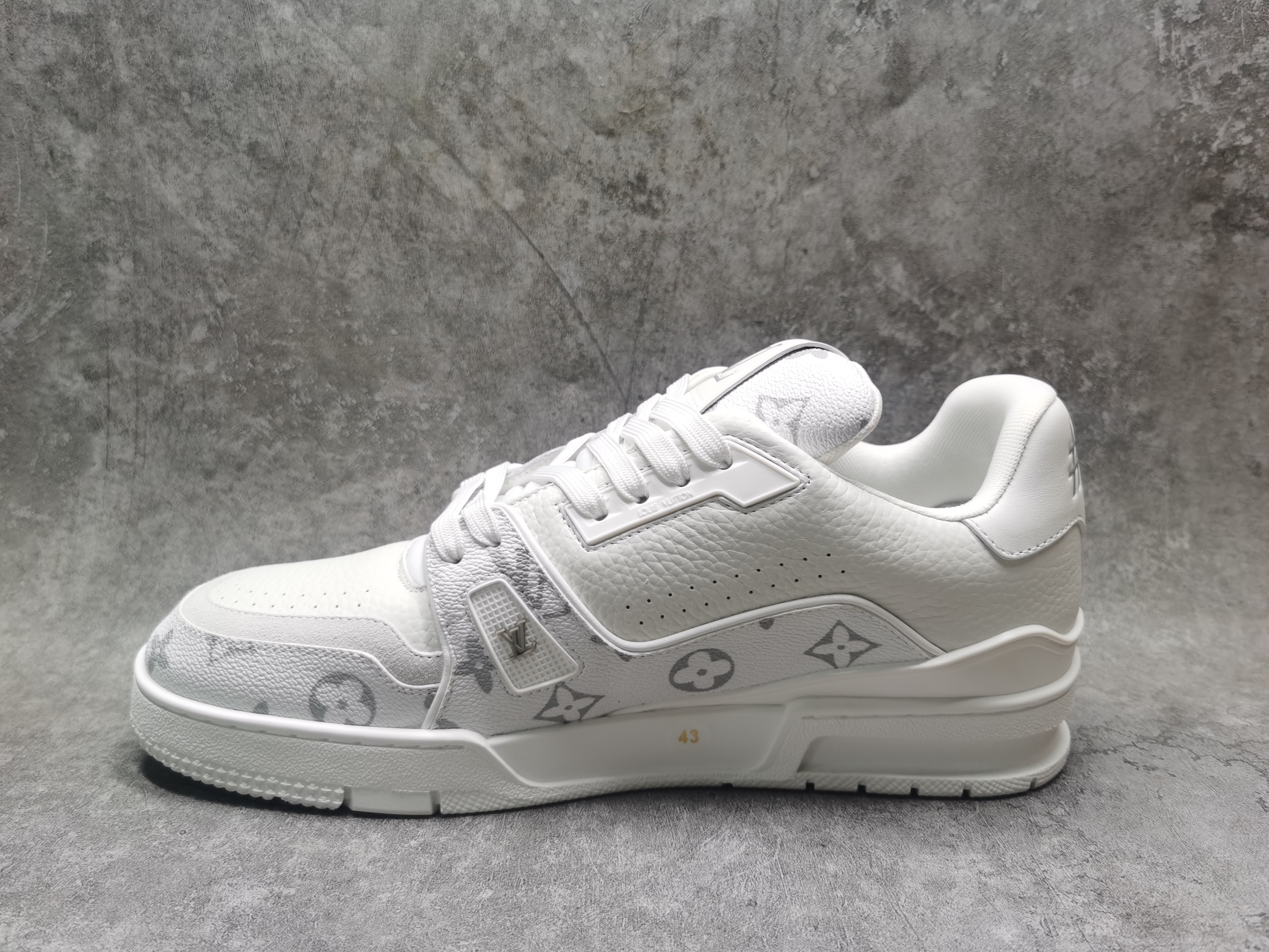 UA LV Trainer Sneaker