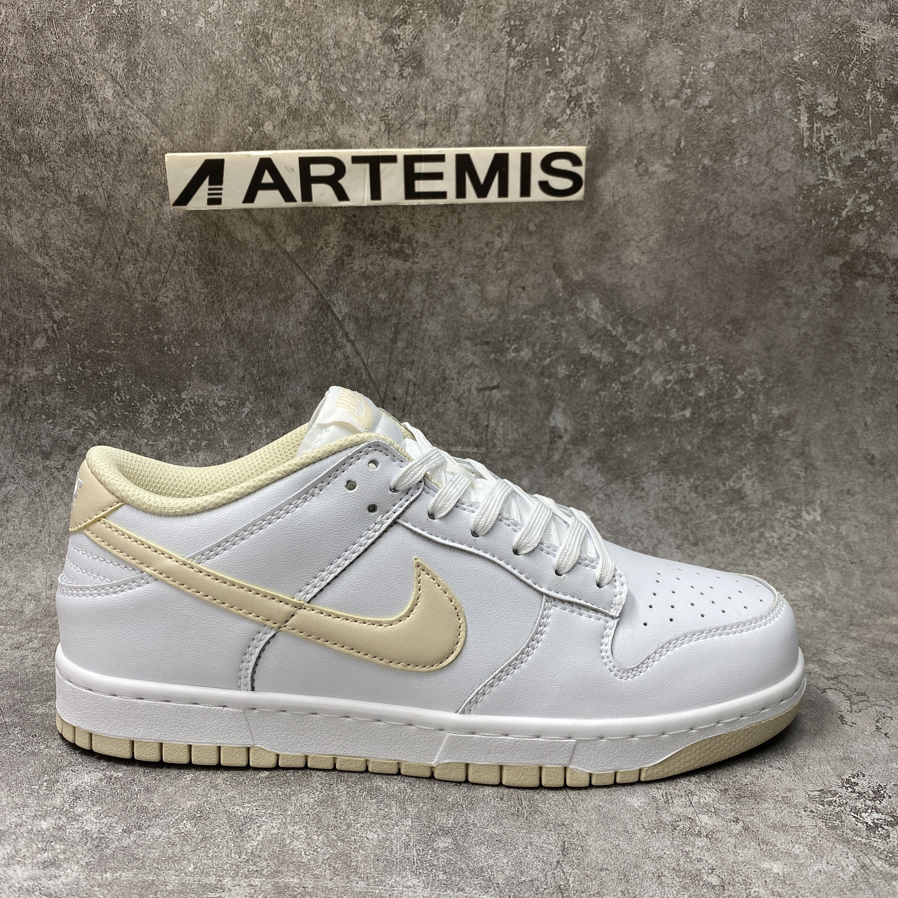 Nike Dunk Low Pearl White