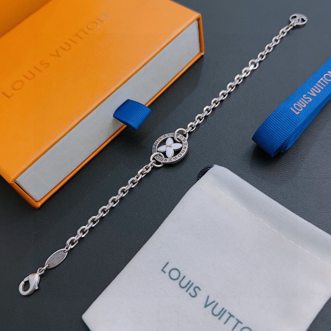 L0*is V*t0n Bracelet