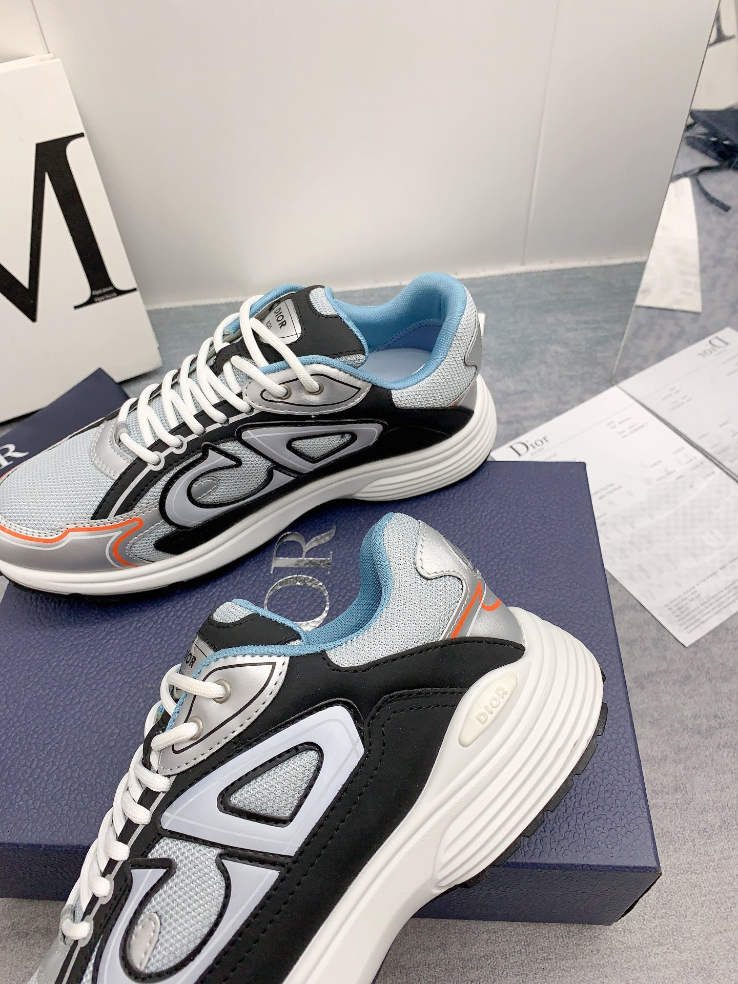 UA D*0r B30 Silver Dark Grey