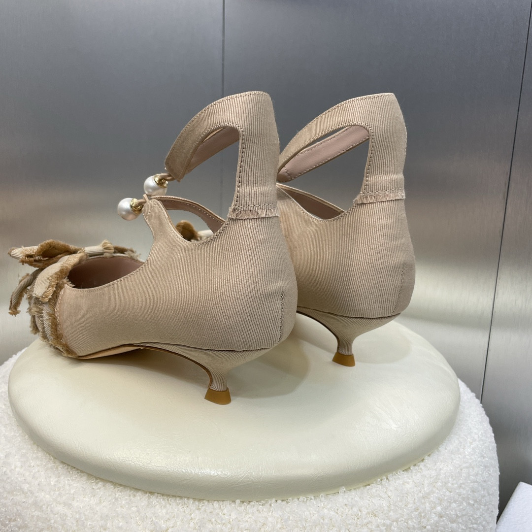 UA D*0r AD*0rable Pump