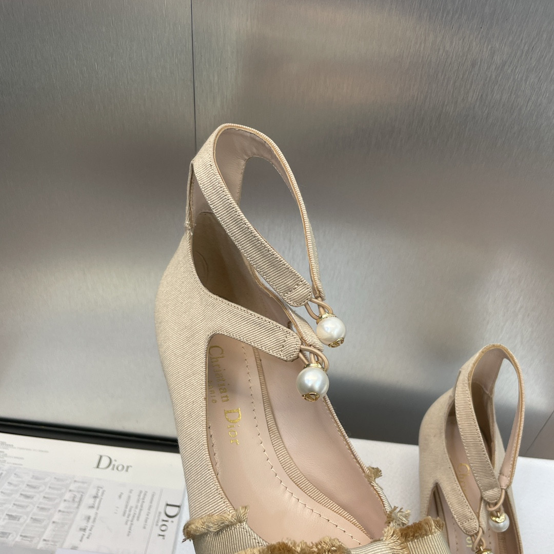 UA D*0r AD*0rable Pump