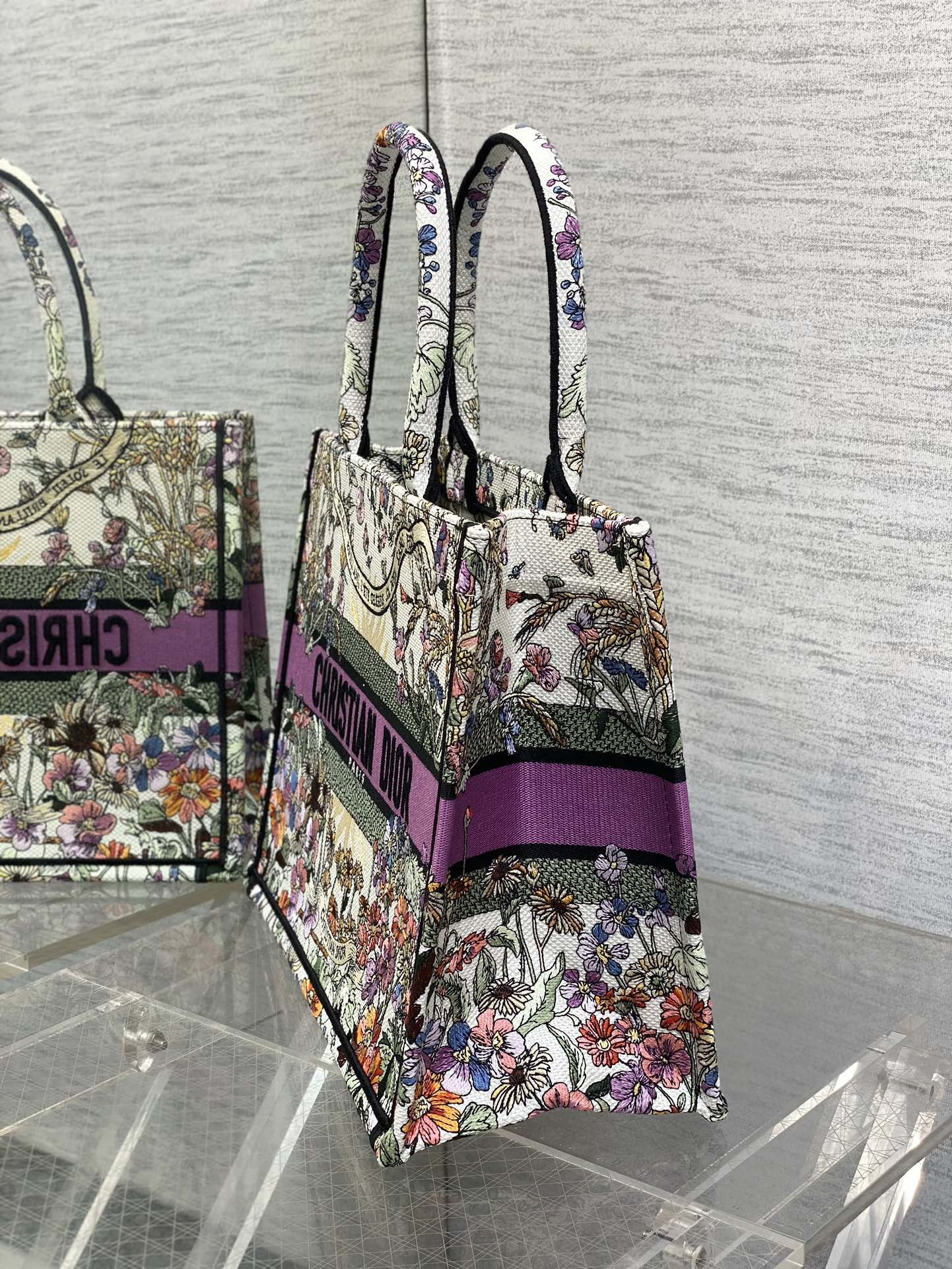 Medium D*0r Book Tote Ecru Multicolor 36 x 27.5 x 16.5 cm
