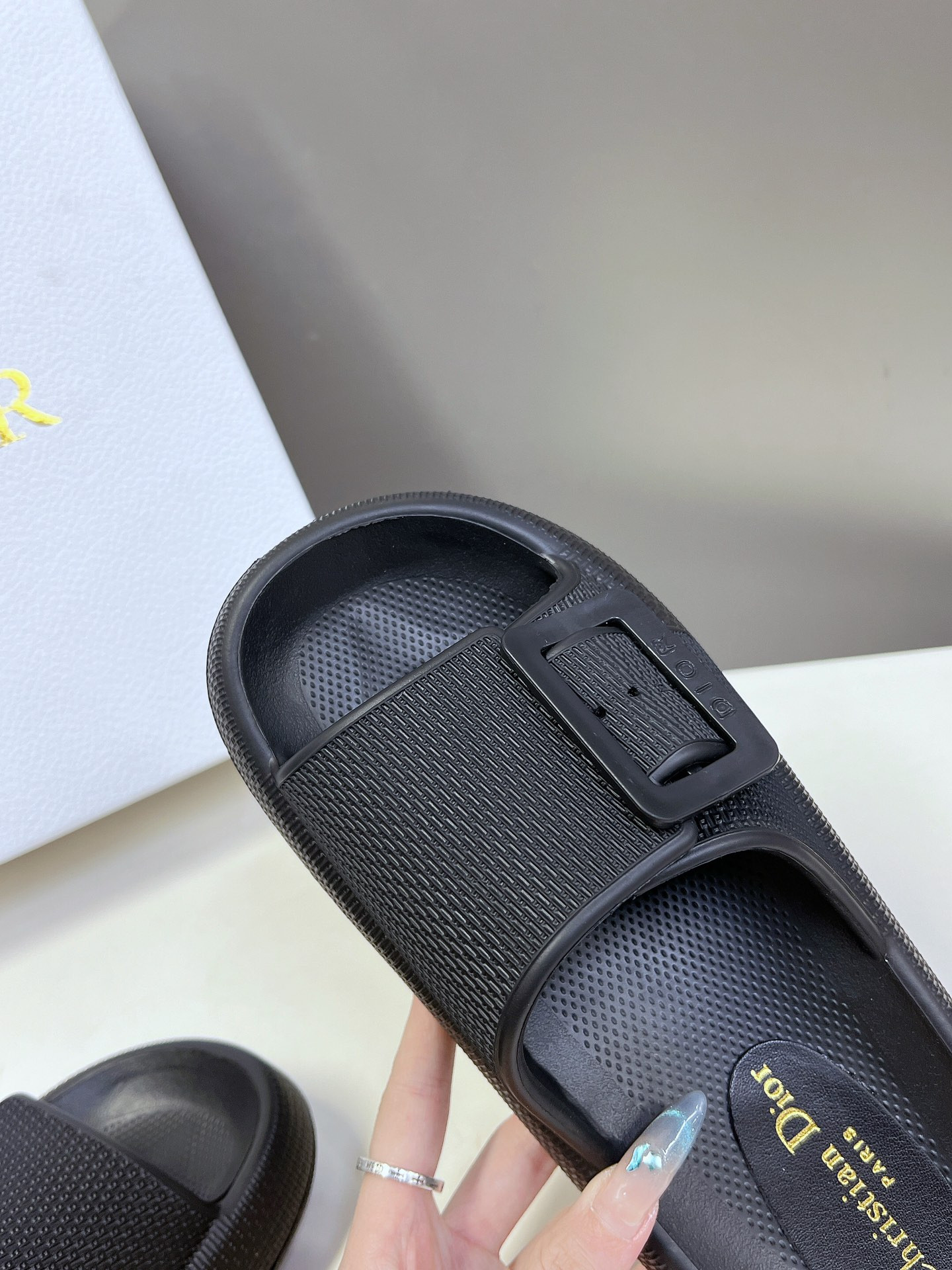 UA D*0r Slide
