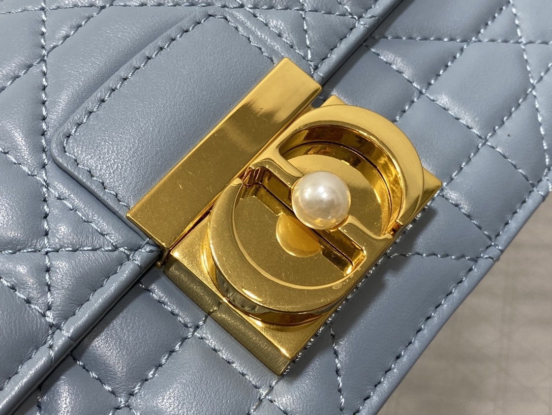 D*0r Small Ange Bag Blue Latte Macrocannage Calfskin 20 x 12 x 5 cm