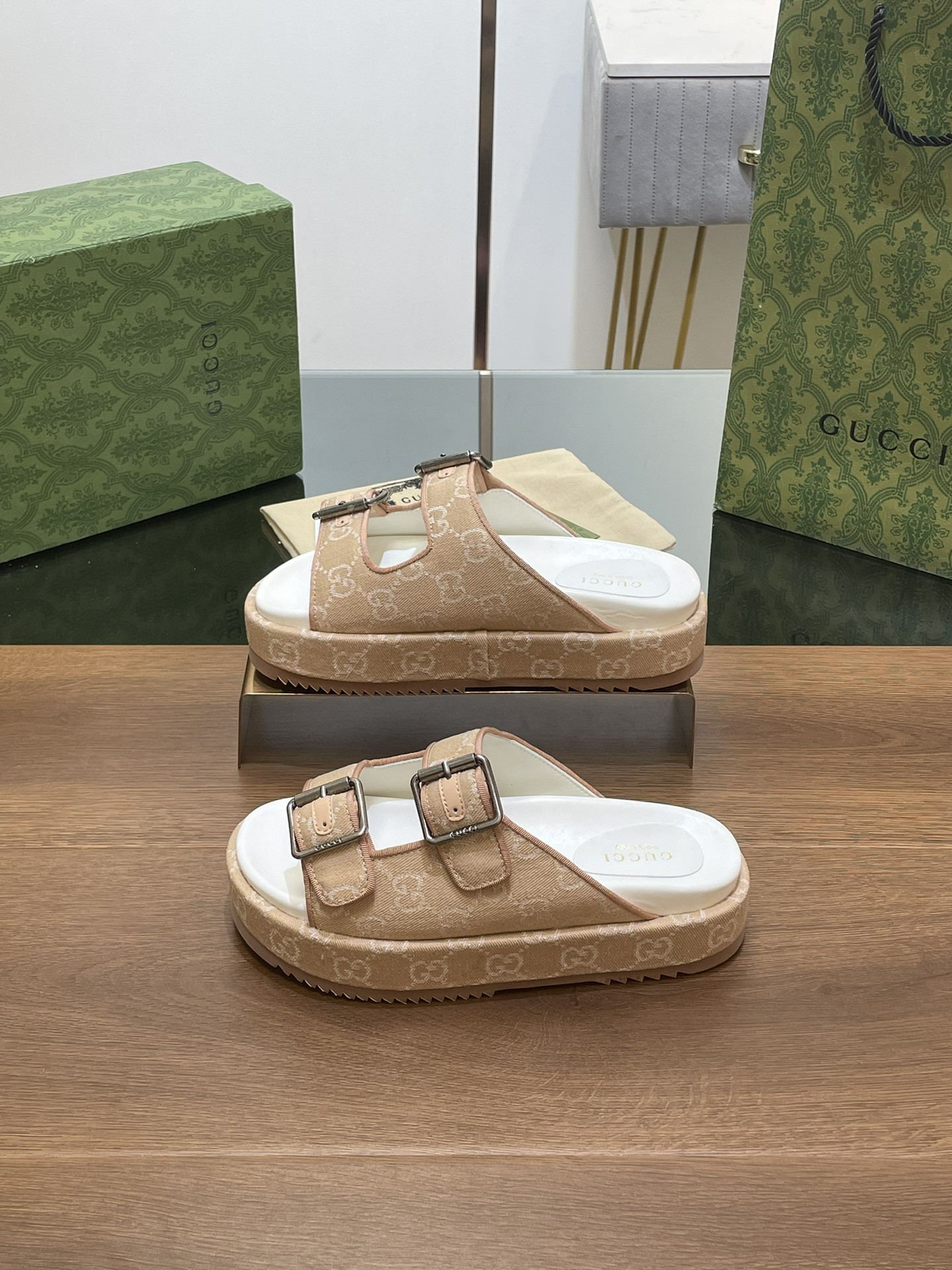 UA G*u*i SANDAL WITH DOUBLE G